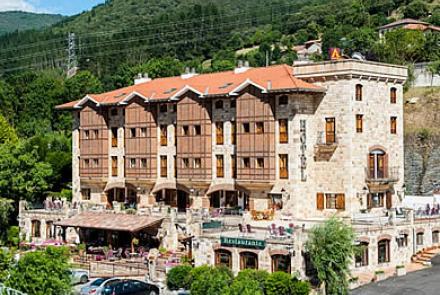 Hotel cerca de Potes con parking propio y restaurante. 